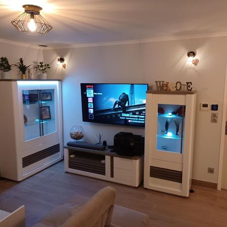 Chambre Privee/Climatisee+Tv /Petit Dejeuner Inclu/Tout Confort نيفي المظهر الخارجي الصورة