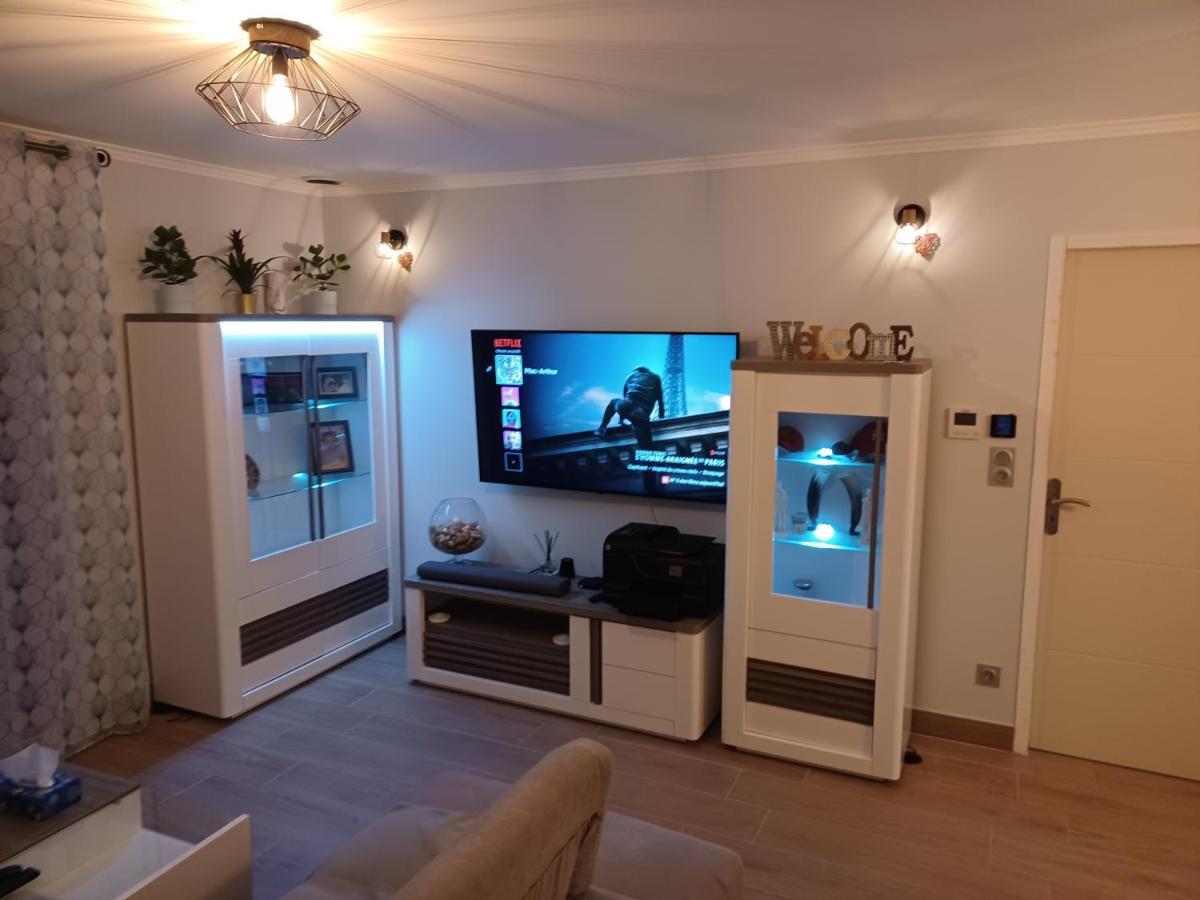 Chambre Privee/Climatisee+Tv /Petit Dejeuner Inclu/Tout Confort نيفي المظهر الخارجي الصورة