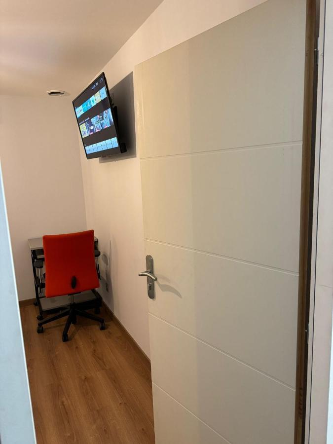 Chambre Privee/Climatisee+Tv /Petit Dejeuner Inclu/Tout Confort نيفي المظهر الخارجي الصورة