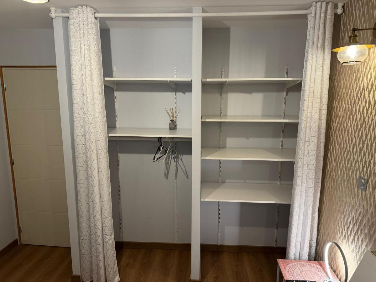 Chambre Privee/Climatisee+Tv /Petit Dejeuner Inclu/Tout Confort نيفي المظهر الخارجي الصورة