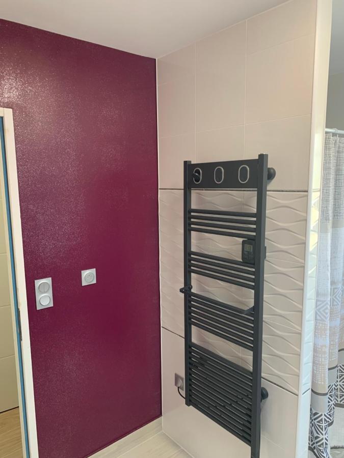 Chambre Privee/Climatisee+Tv /Petit Dejeuner Inclu/Tout Confort نيفي المظهر الخارجي الصورة