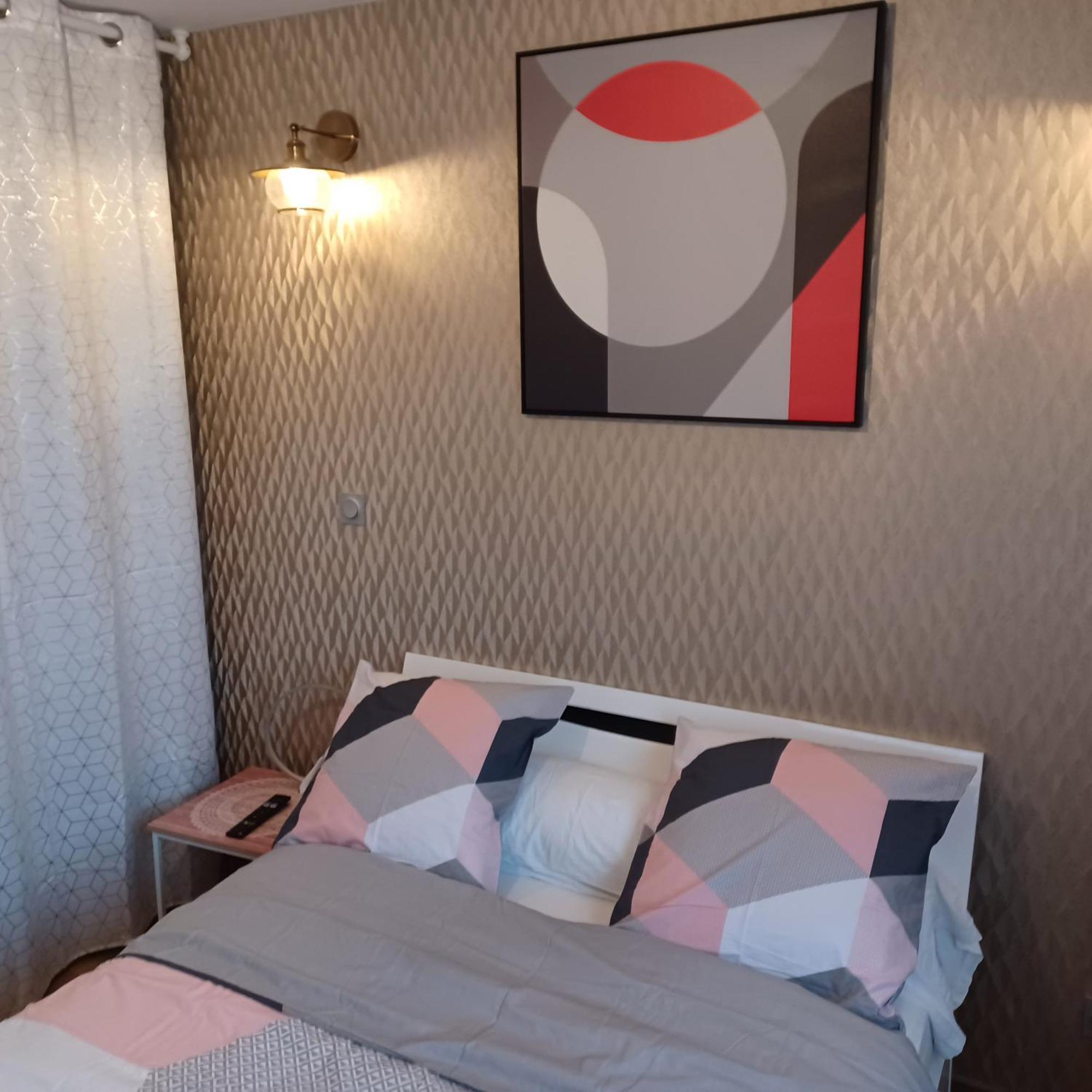 Chambre Privee/Climatisee+Tv /Petit Dejeuner Inclu/Tout Confort نيفي المظهر الخارجي الصورة