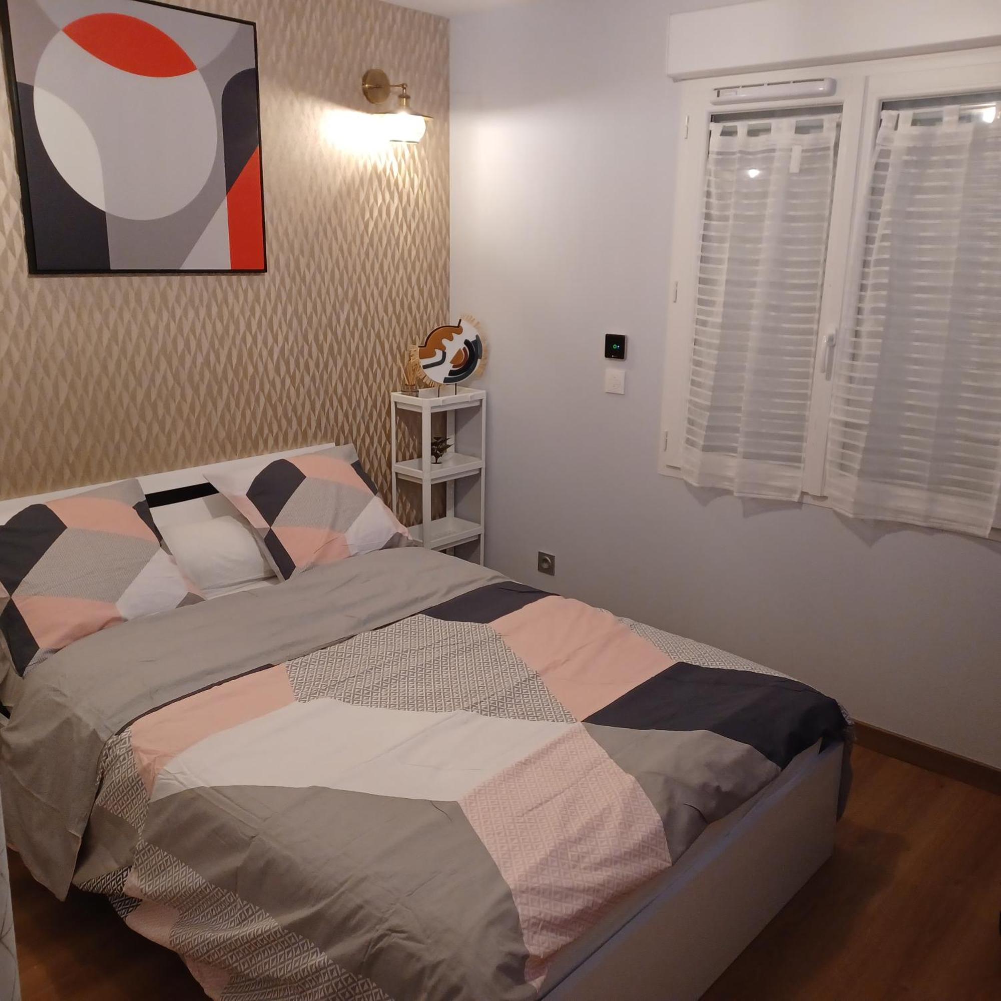 Chambre Privee/Climatisee+Tv /Petit Dejeuner Inclu/Tout Confort نيفي المظهر الخارجي الصورة